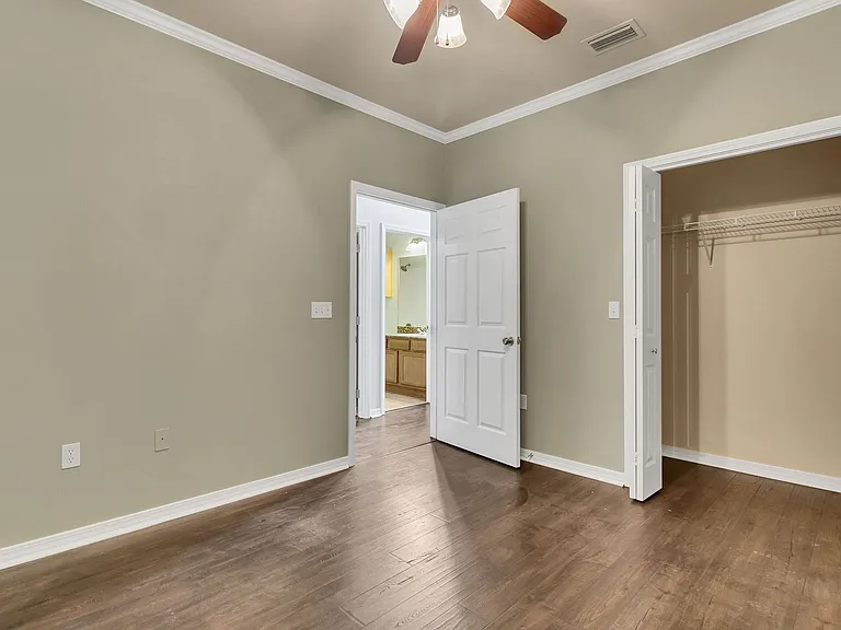 1486 Bentley Cir — Photo 29