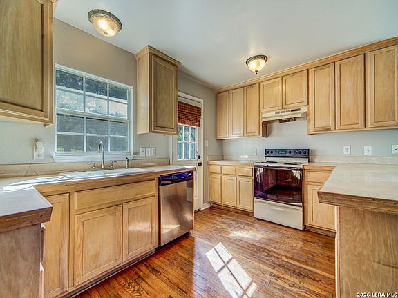 5th image of 139 W HOSACK ST