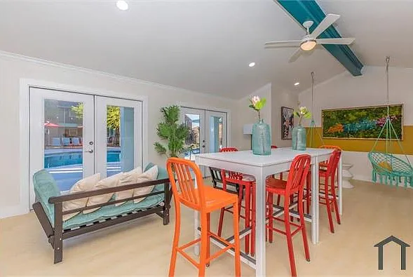2 bed, 860 sqft, $1,184 — Photo 3