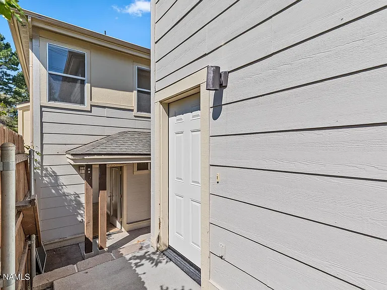 1326 E Trevor Way — Photo 10