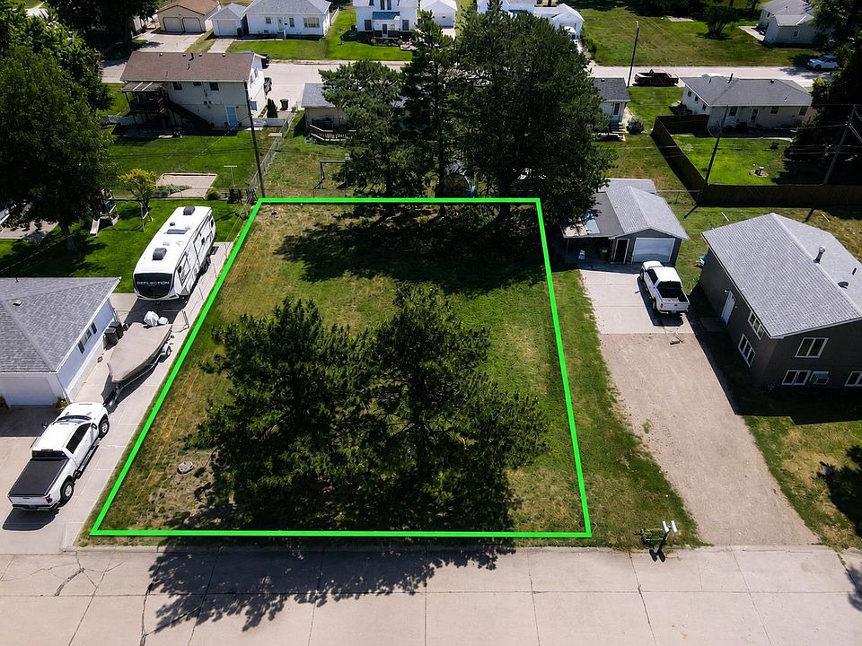1st image of 3200 Mueller Dr