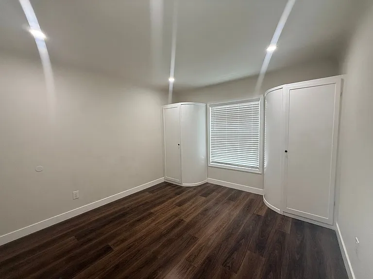 3688 Taft St — Photo 13