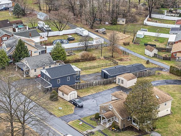 2nd image of 837 Philadelphia Ave