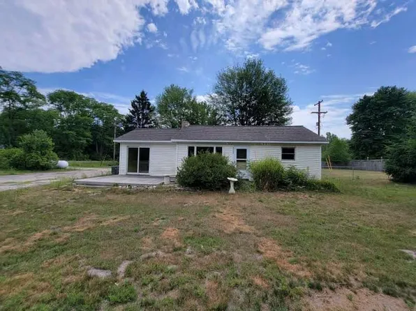 6383 Cline Rd, Fruitport, MI 49415