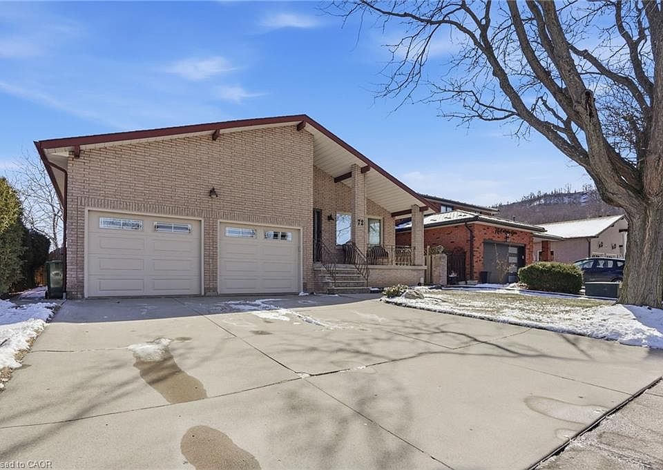 1st image of 72 Oakridge Dr