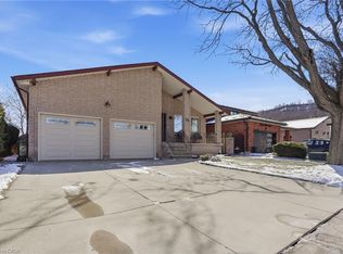 72 Oakridge Dr, Stoney Creek, ON L8G 2T6