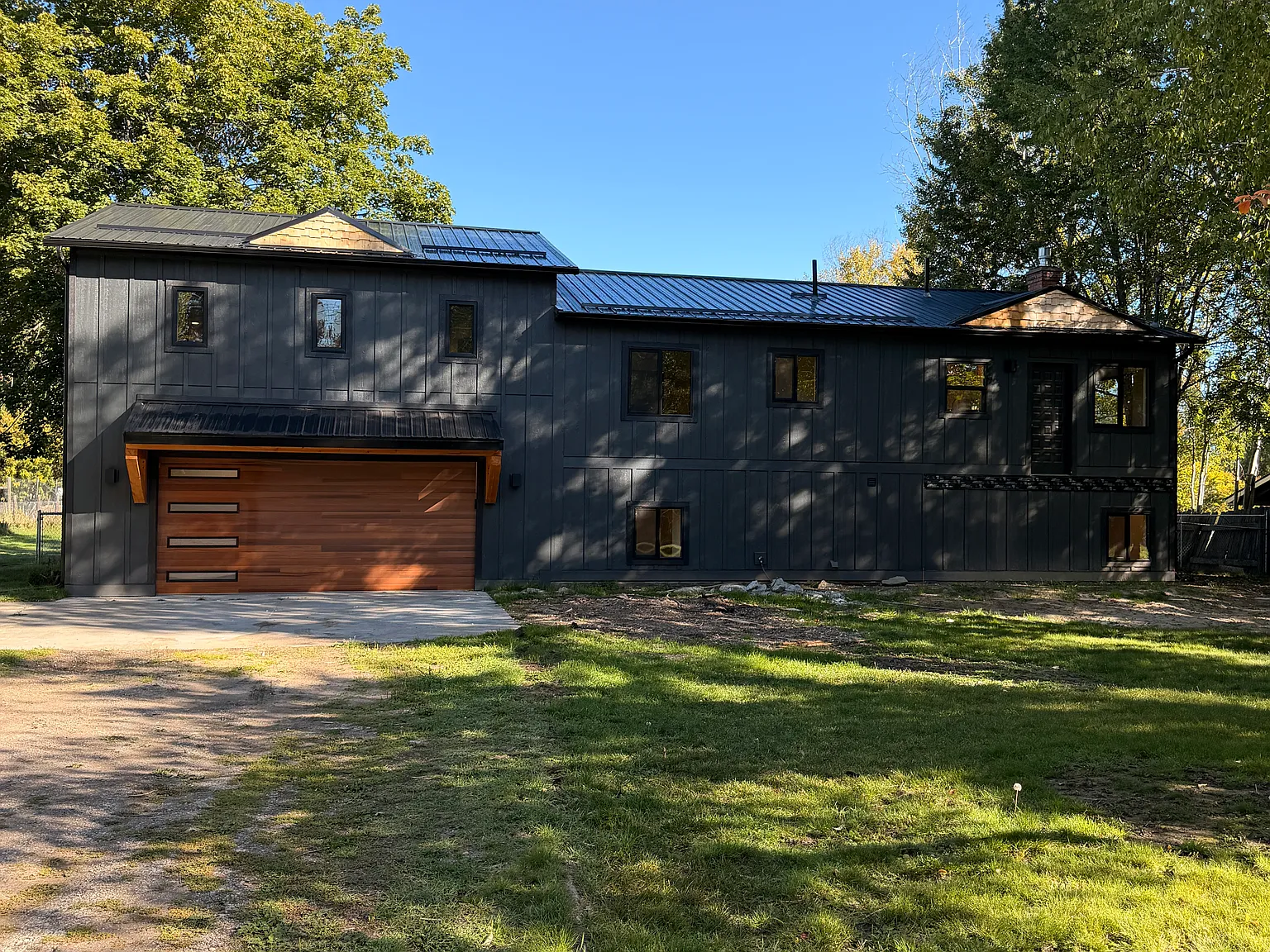 5 bed, 2800 sqft, $4,500 — Photo 1