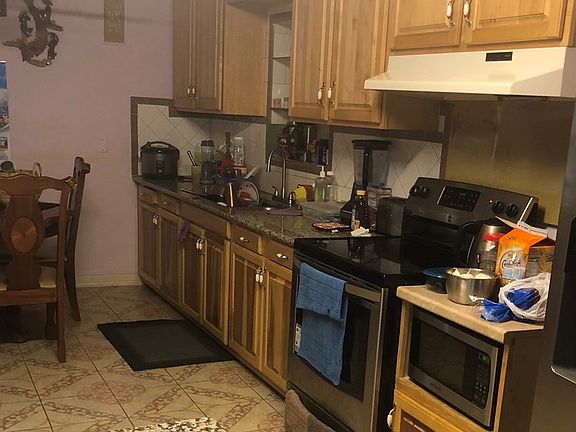 3rd image of 4208 Everglades Ave