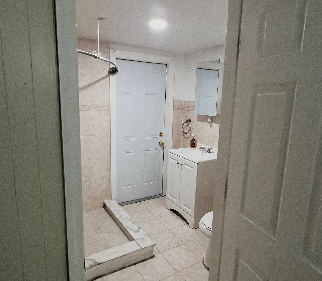 4 bed, 1250 sqft, $1,800 — Photo 3