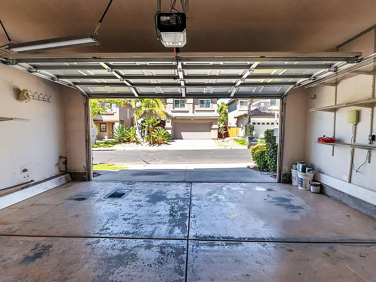 10009 Kika Ct — Photo 30