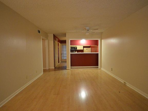 3rd image of 3300 Yorktown St APT 18