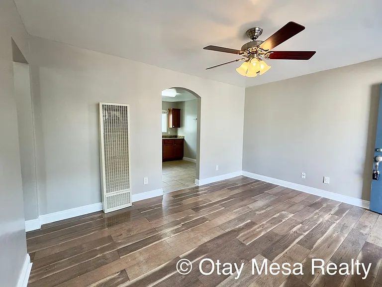 481 Palm Ave — Photo 2