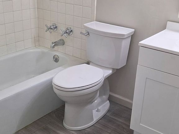 5th image of 125 Bush Dr #10
