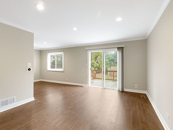 4th image of 608 Westwood Ct