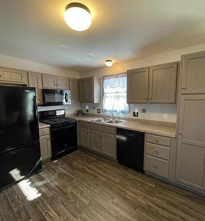 5th image of 17 Evergreen Way #L-0327