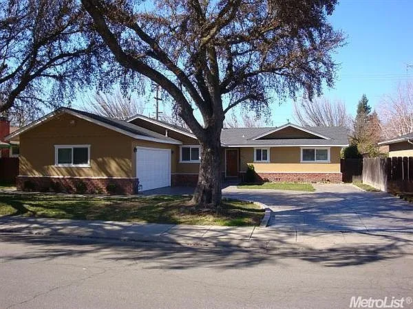1513 Linwood Dr photo 1