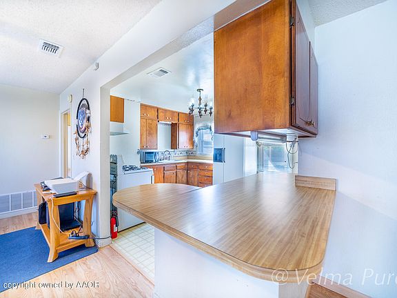 2nd image of 615 Blevins St