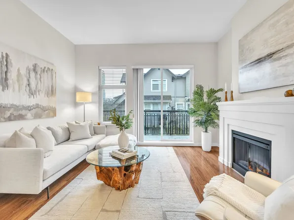 717 Premier St, North Vancouver, BC V7J 0A5