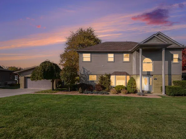 7214 Cardinal Rd, Algonac, MI 48001