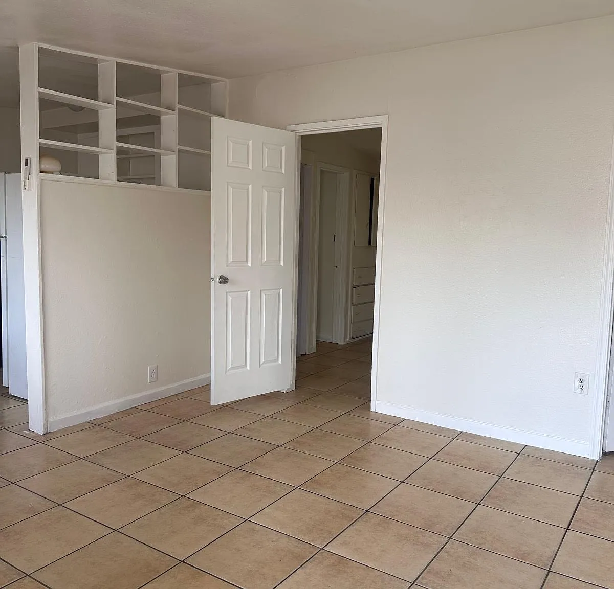 2 bed, 950 sqft, $1,200 — Photo 1