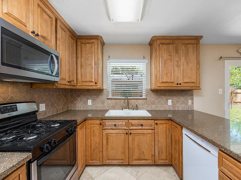 8303 Wilson St — Photo 9