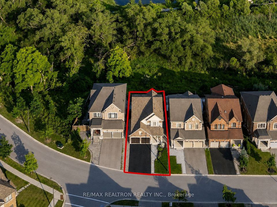 1st image of 58 Sharonview Cres