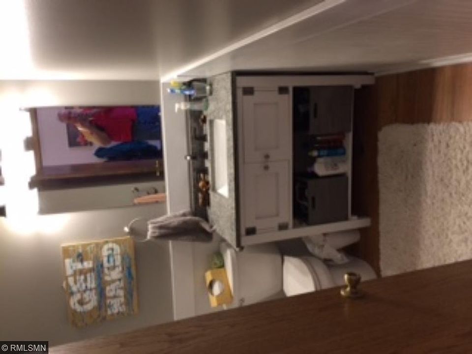 2nd image of 1304 W Medicine Lake Dr APT 209