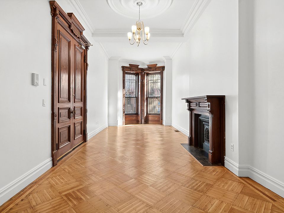 1st image of 562 Washington Ave #1