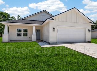 9281 Dolphin St, Sanderson, FL 32087