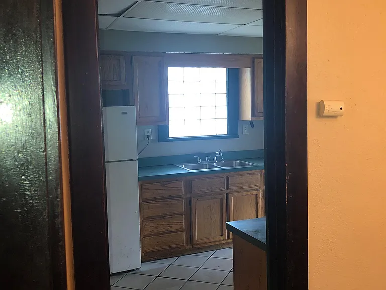 1820 Clarendon Ave — Photo 30