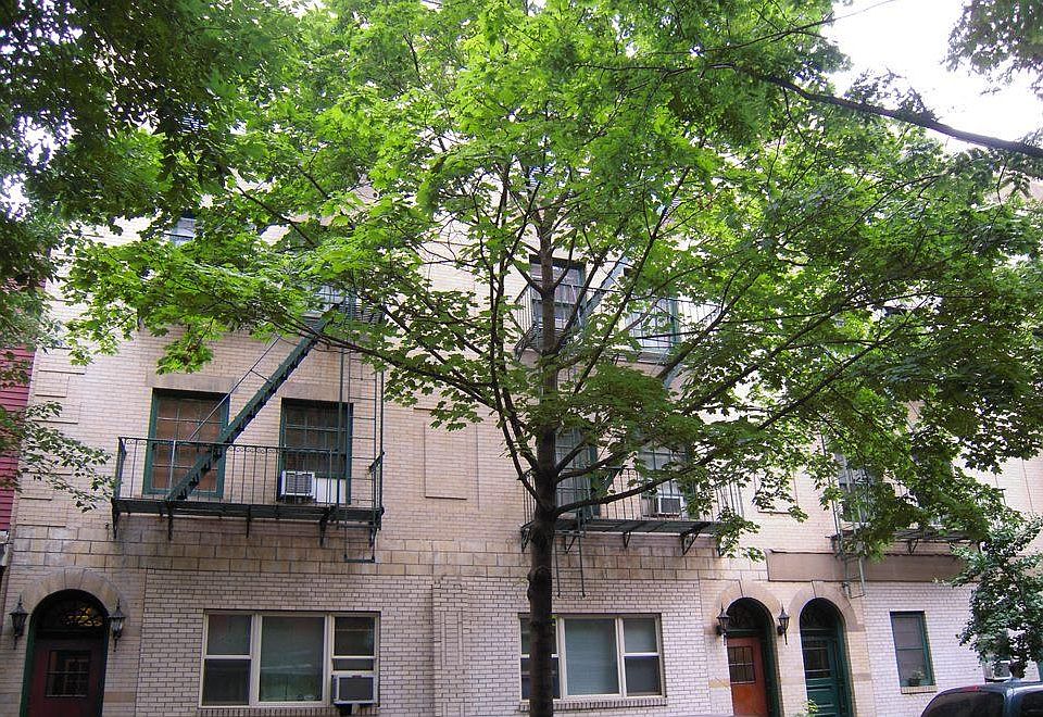 1st image of 17 Columbia Pl APT 4