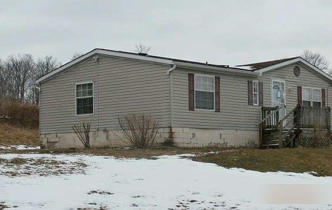 2nd image of 204 Courtright Hill Rd