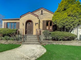 338 Northwood Rd, Riverside, IL 60546