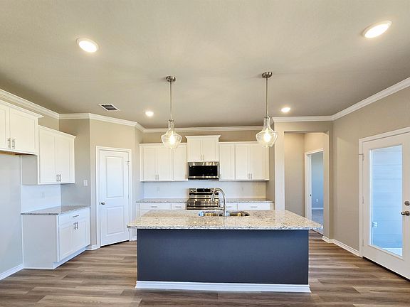 4th image of 1521 Grace Acres Ln