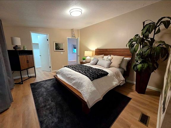 2nd image of 300 SW 7th Ave Unit 812