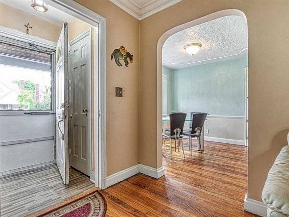 3rd image of 863 N William St