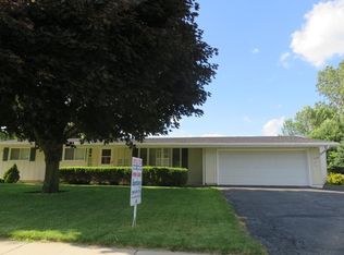 1032 W Lincoln St, Waupun, WI 53963