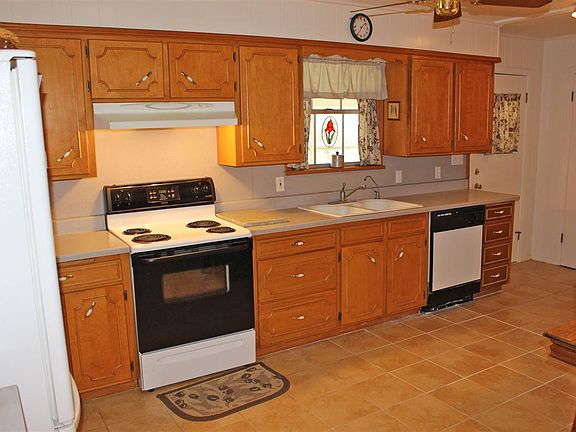 2nd image of 410 Sunset Dr
