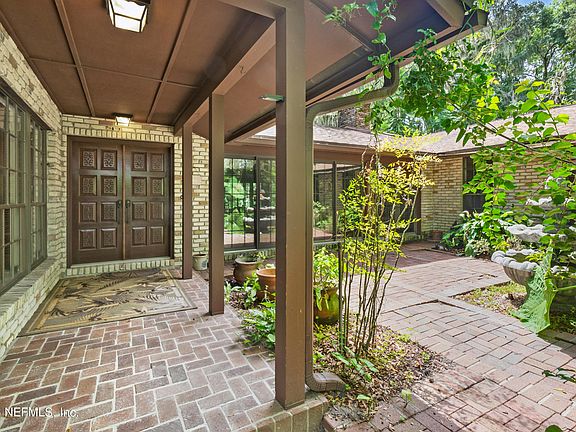 2nd image of 2828 FOREST Circle
