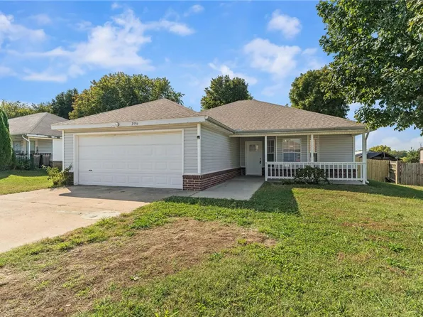 2996 Twin County St, Springdale, AR 72764