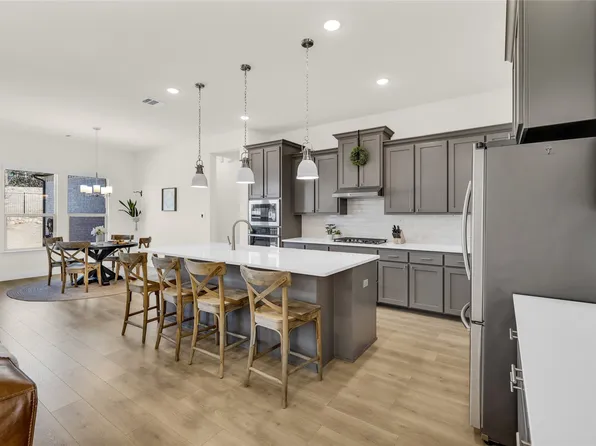 5209 Ravine Ridge Ct, Roanoke, TX 76262