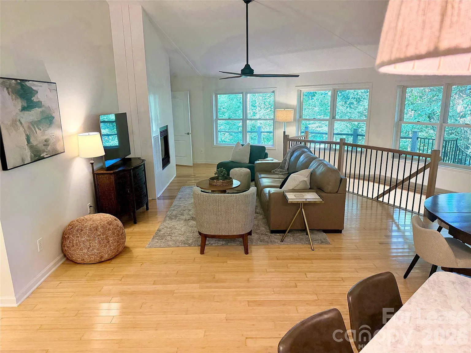 4 bed, 3.0 bath, 2904 sqft, $3,950 — Photo 3