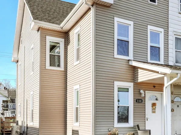 110 Railroad St, Etters, PA 17319