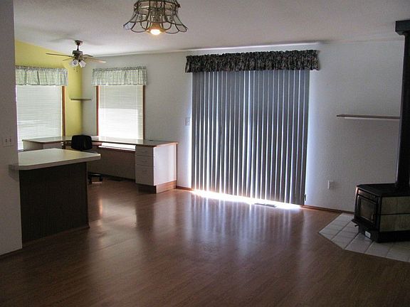 5th image of 3632 Lake Forest Ct SE