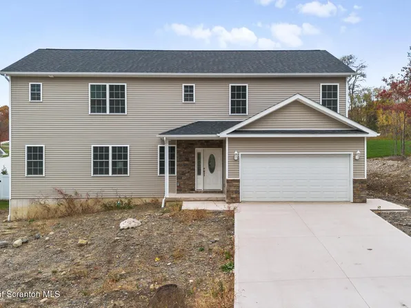 114 Snapdragon Dr, Pittston, PA 18641