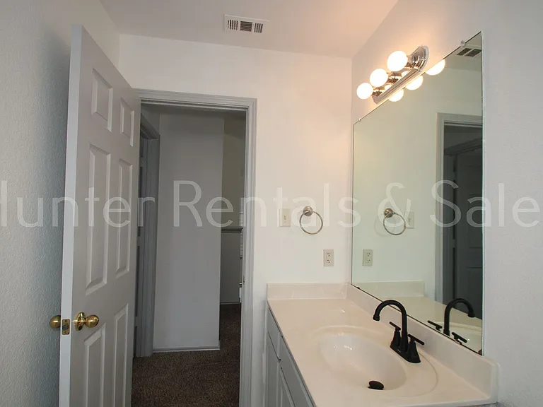 4910 Donegal Bay Ct — Photo 21