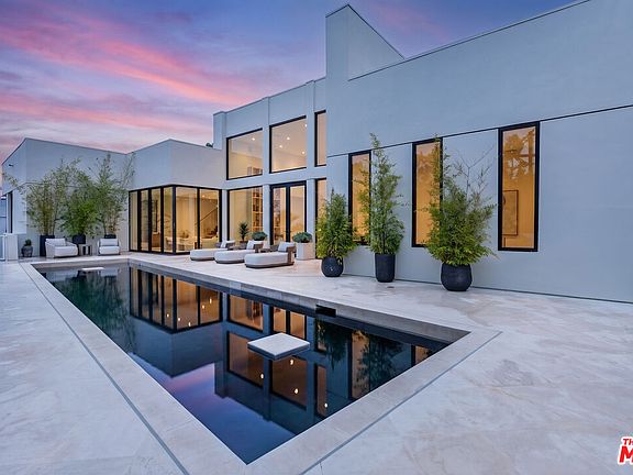 3rd image of 9405 Sierra Mar Pl