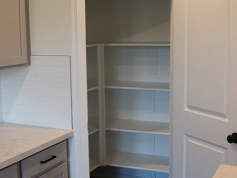 8133 Bodway Pkwy — Photo 9