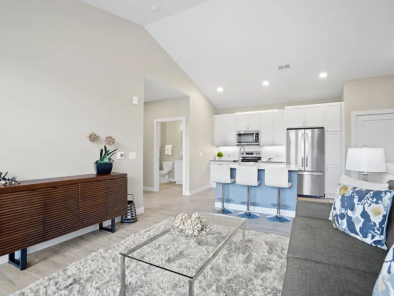 The Locklyn — Photo 12