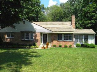 49 Rivercliff Rd, Lowell, MA 01852